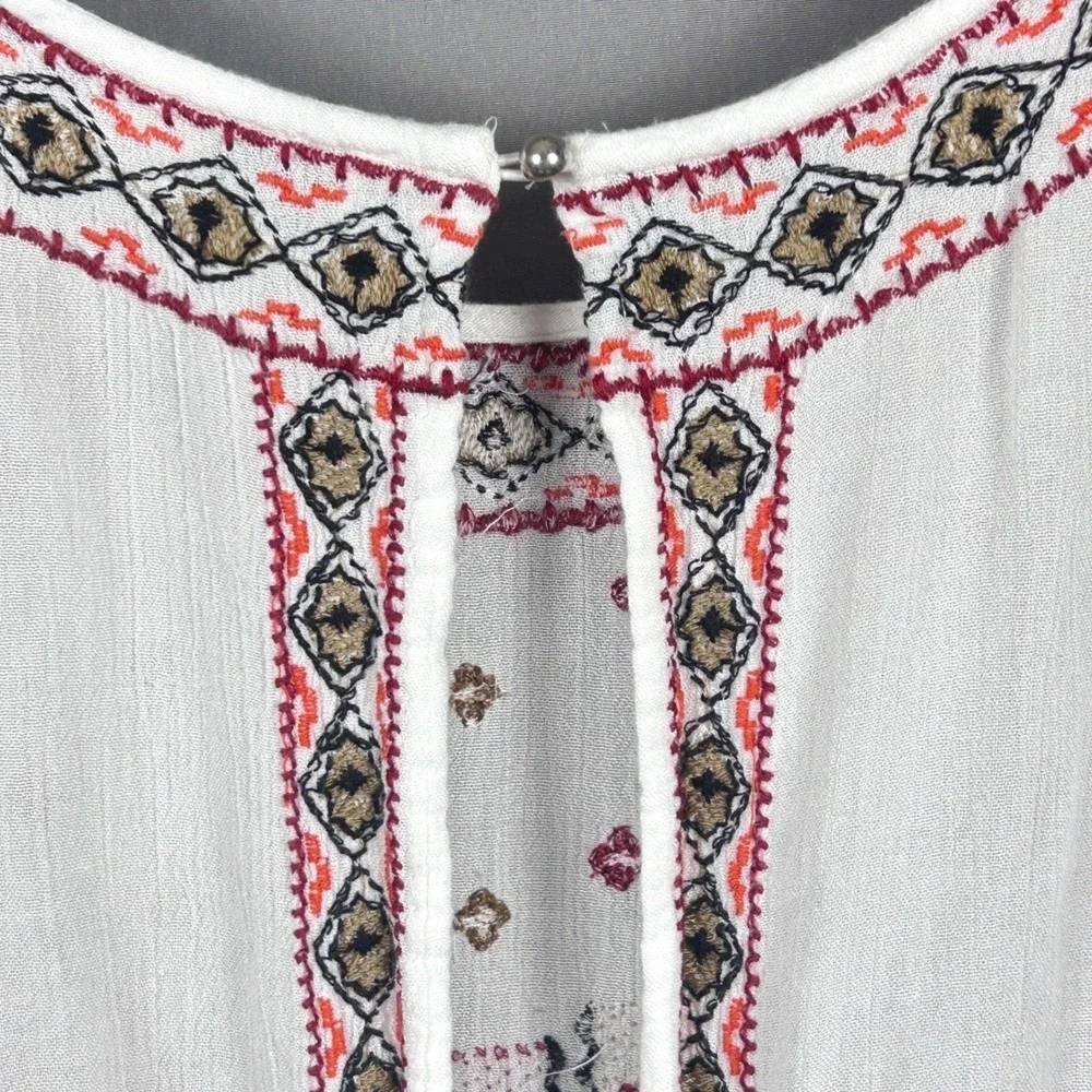 Forever 21 Contemporary Embroidered Romper Womens Medium White‎ Boho Festival